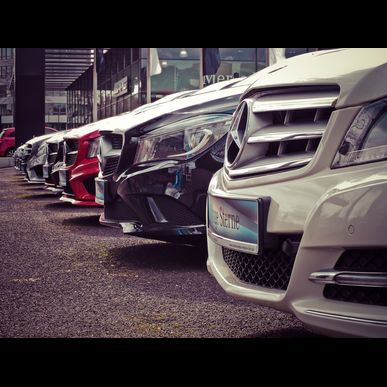 自動車板金や車体の修理・整備に加え部品の販売も実施している専門業者です